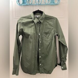 Uniqlo green button down shirt